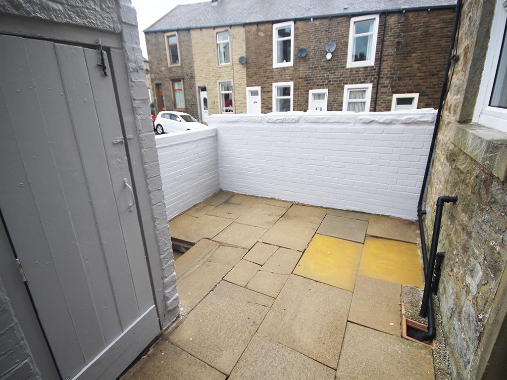 3 bedroom end terrace house Let Agreed in Barnoldswick - IMG_2378.jpg